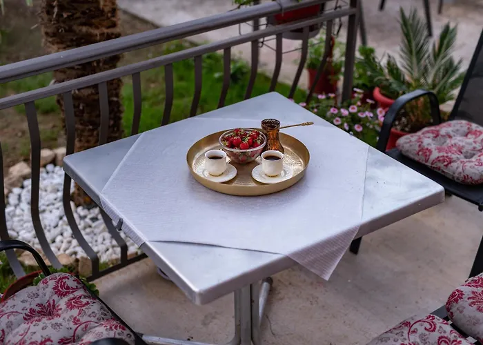 Kaan Апартаменти *